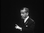 Hume Cronin as Polonius